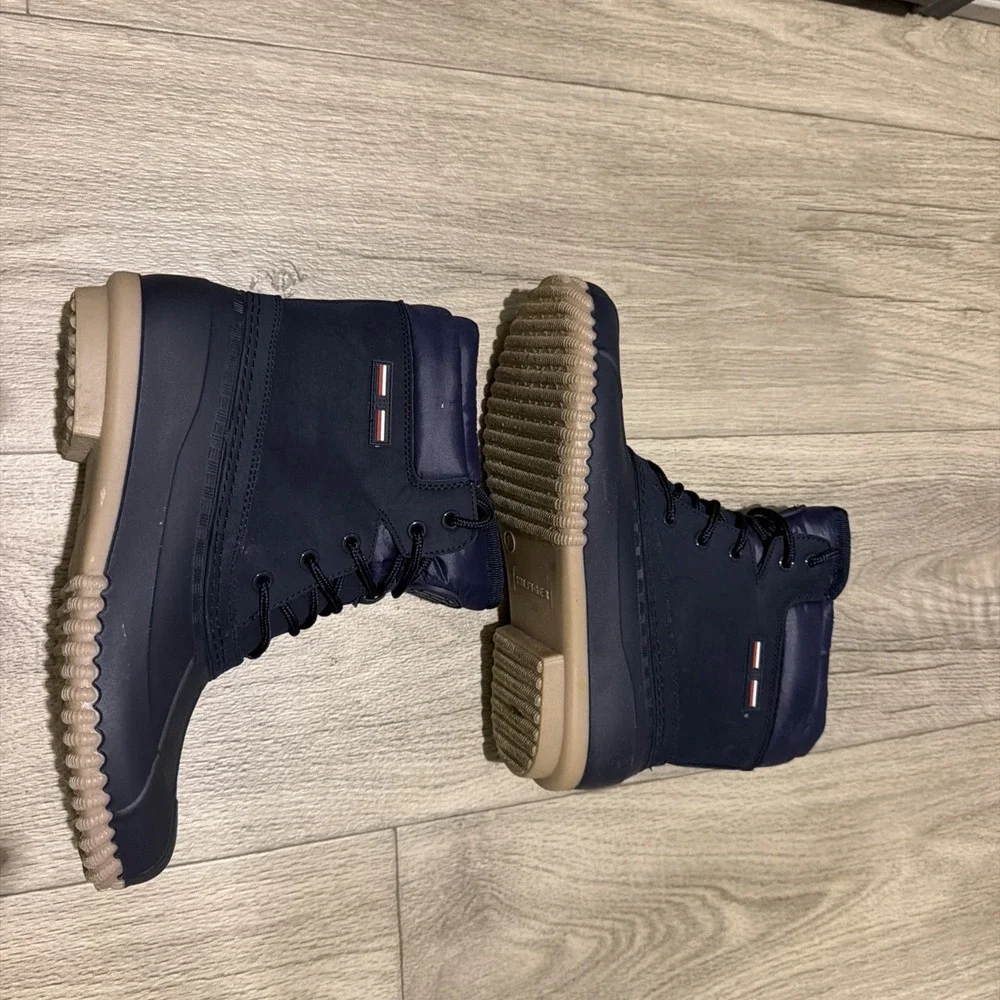 Tommy Hilfiger Women's Mysty Boots Snow Rain Size 8 Navy